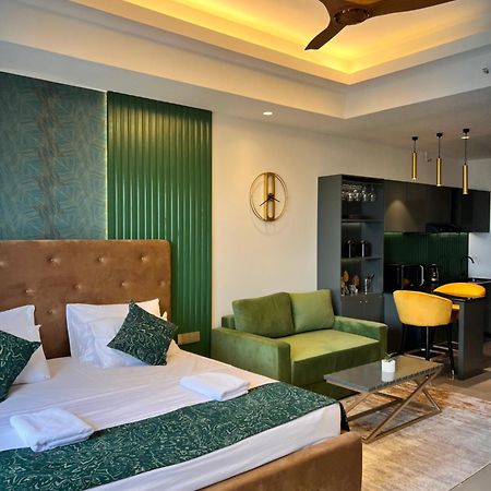 Ocean Breeze Negombo- Tidesend Luxury Beach Apartments Eksteriør billede