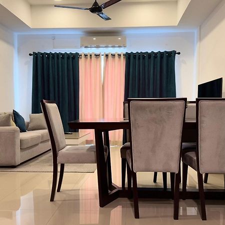 Ocean Breeze Negombo- Tidesend Luxury Beach Apartments Eksteriør billede