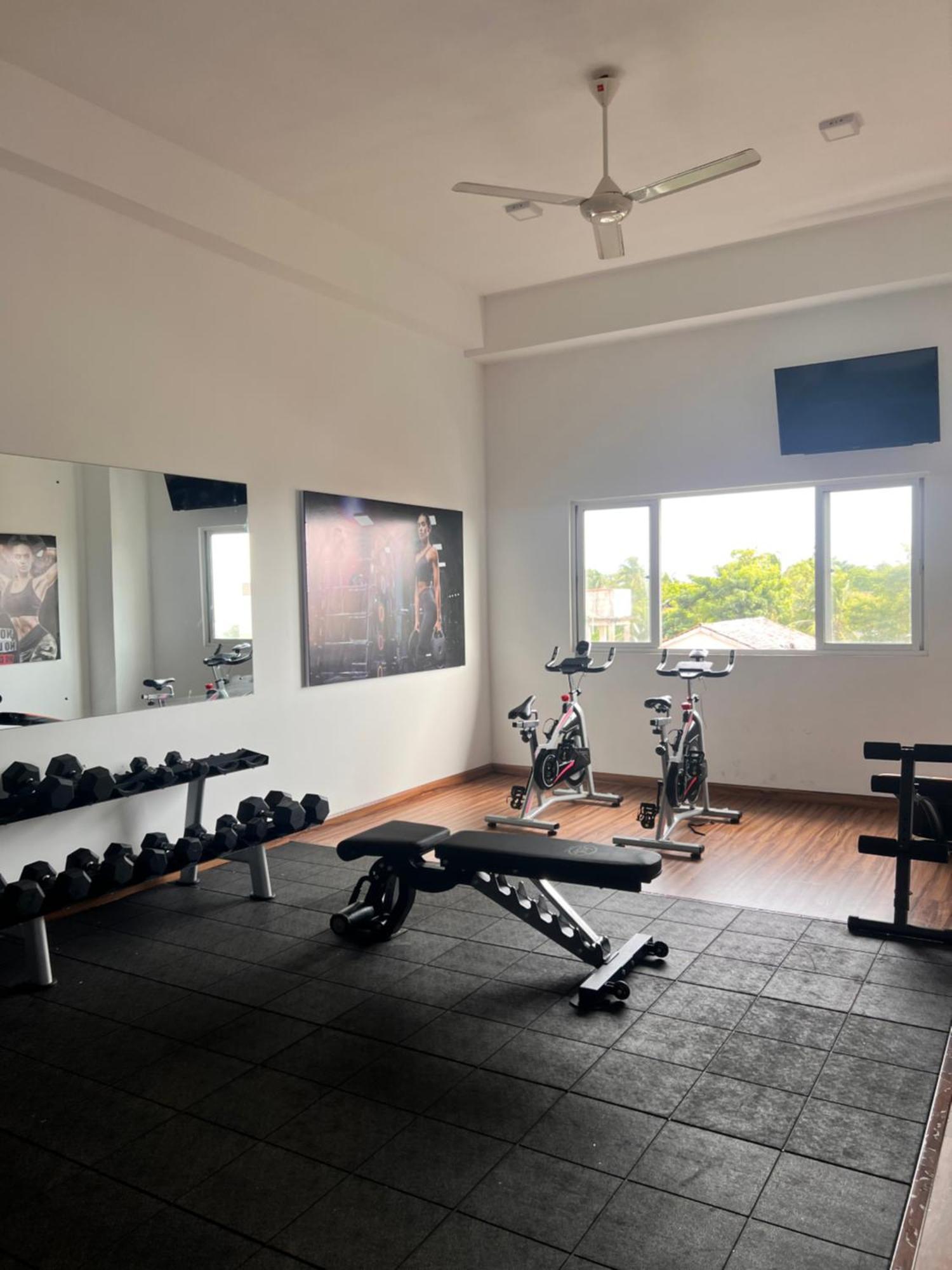 Ocean Breeze Negombo- Tidesend Luxury Beach Apartments Eksteriør billede