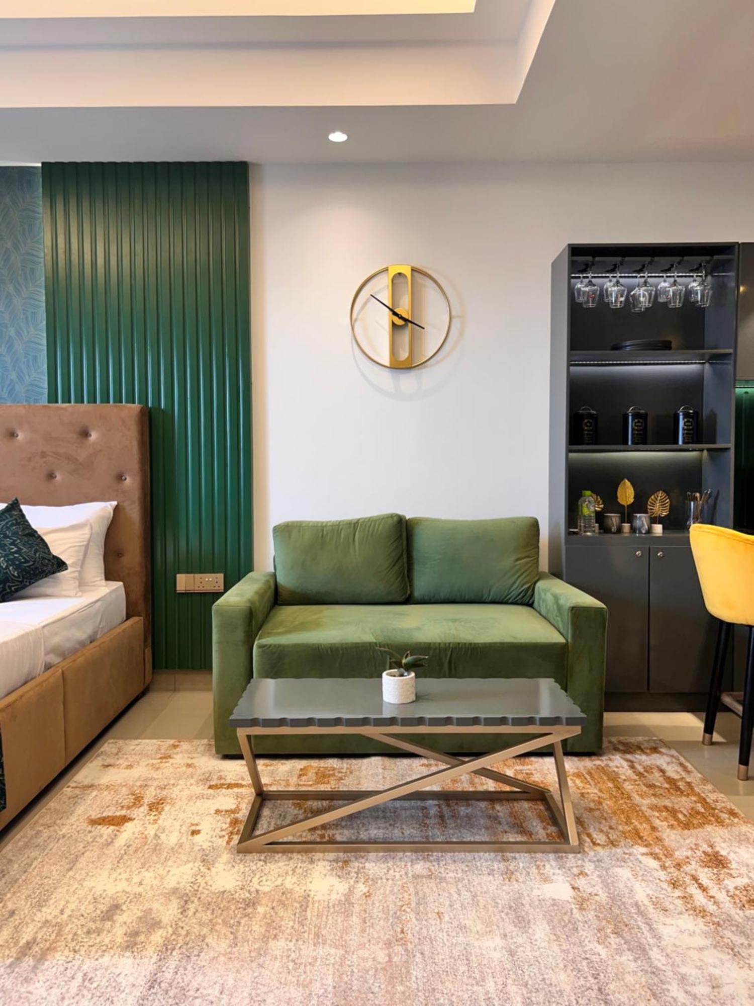 Ocean Breeze Negombo- Tidesend Luxury Beach Apartments Eksteriør billede