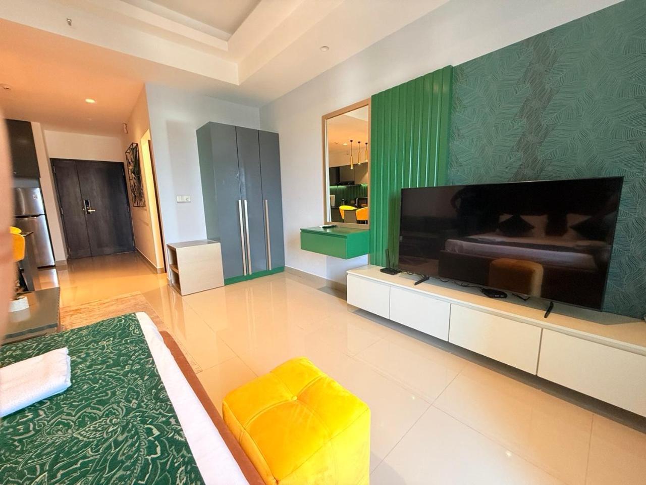 Ocean Breeze Negombo- Tidesend Luxury Beach Apartments Eksteriør billede