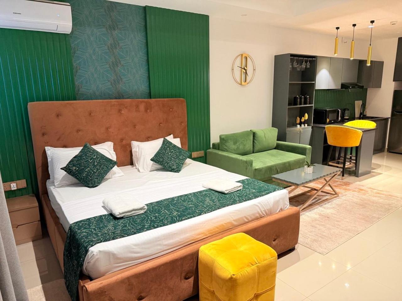Ocean Breeze Negombo- Tidesend Luxury Beach Apartments Eksteriør billede
