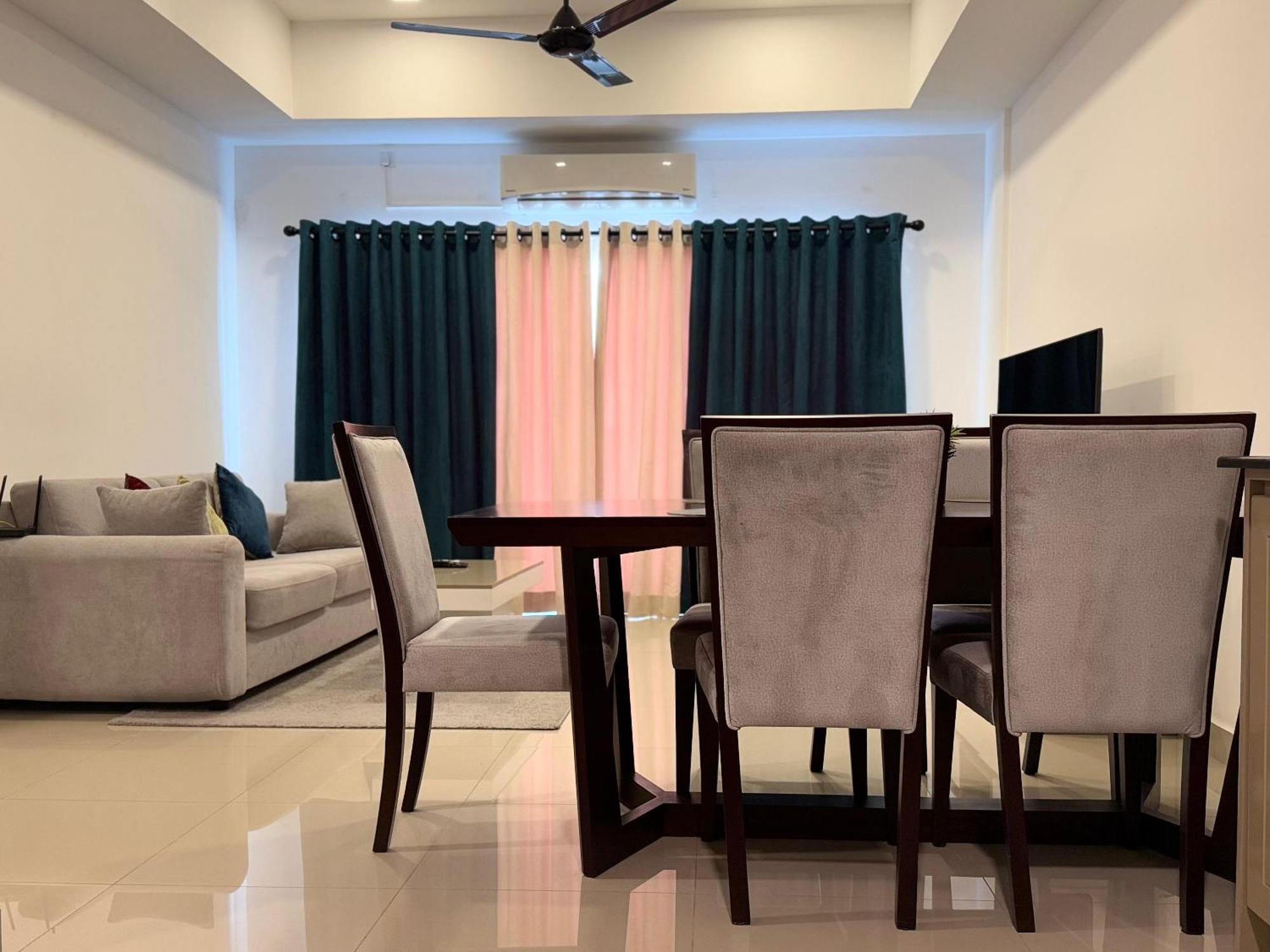 Ocean Breeze Negombo- Tidesend Luxury Beach Apartments Eksteriør billede