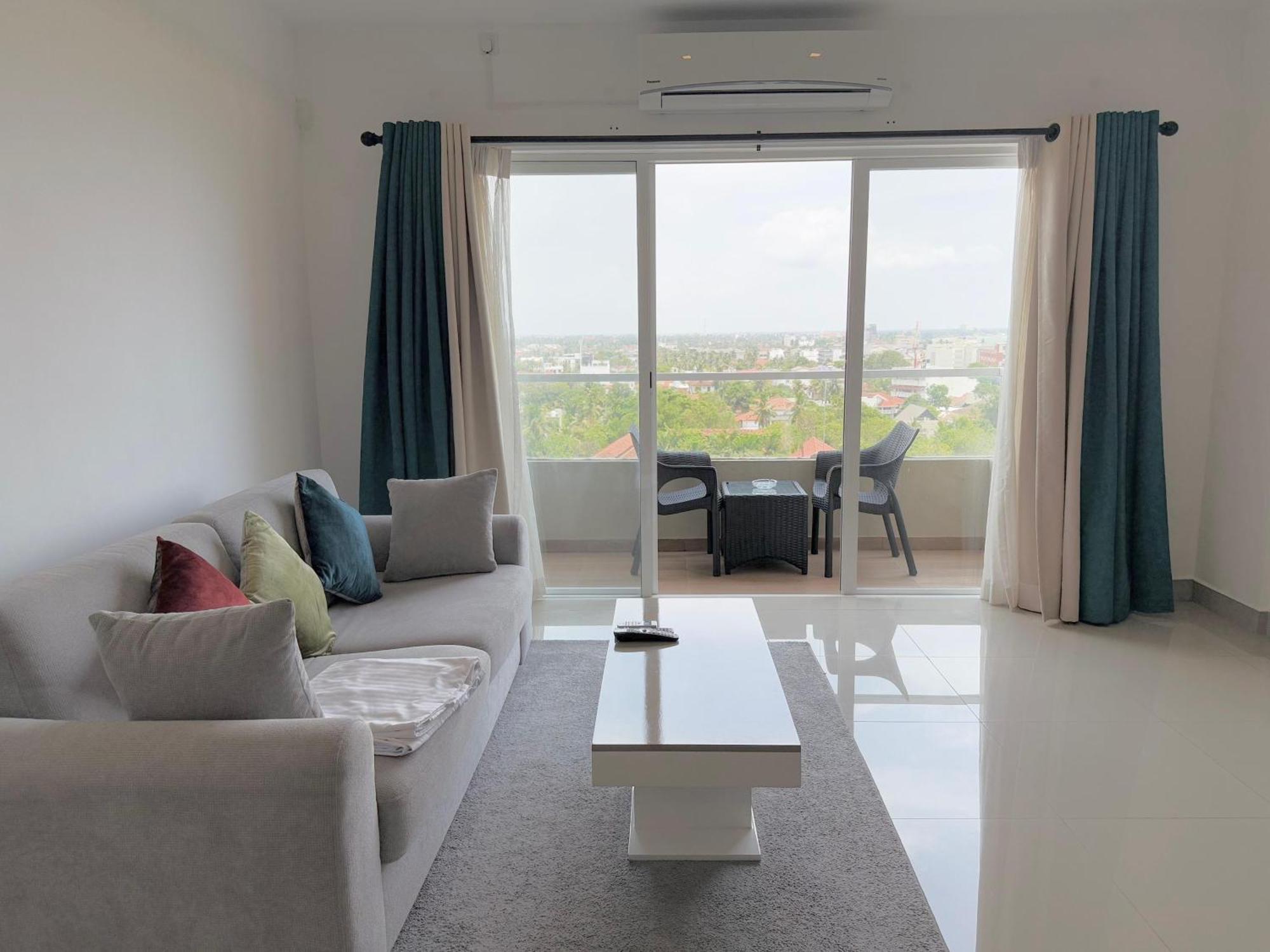 Ocean Breeze Negombo- Tidesend Luxury Beach Apartments Eksteriør billede