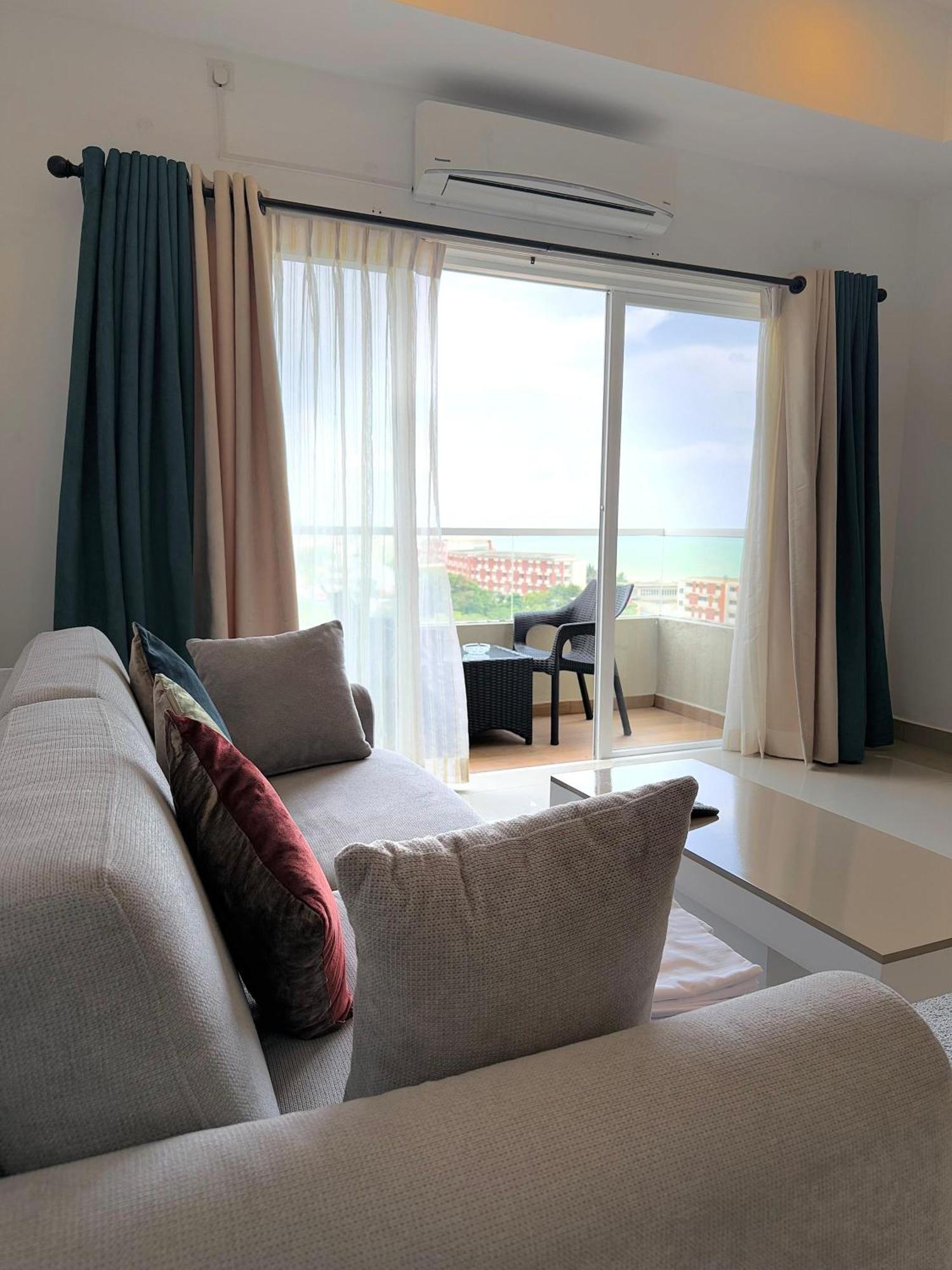 Ocean Breeze Negombo- Tidesend Luxury Beach Apartments Eksteriør billede