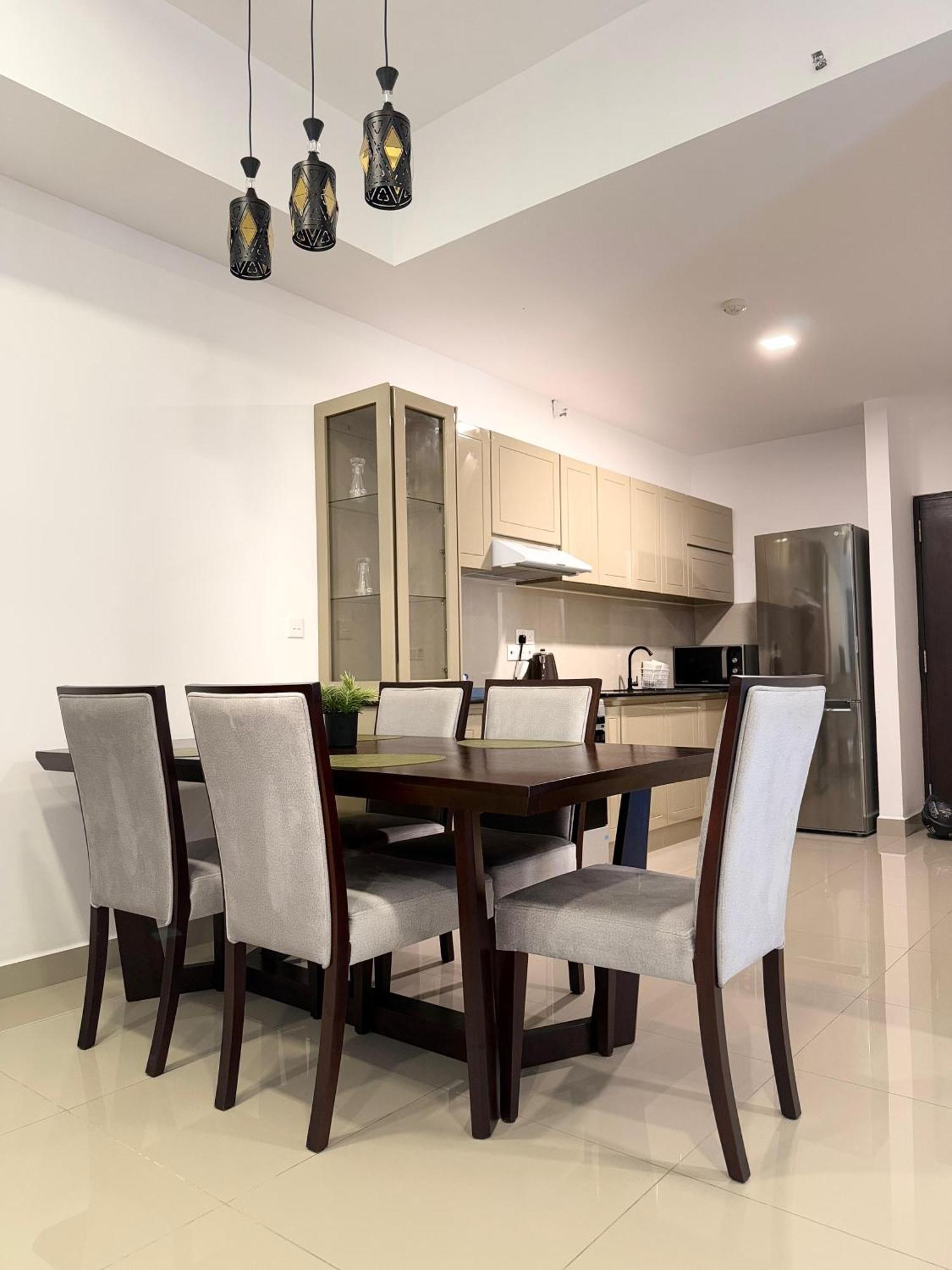 Ocean Breeze Negombo- Tidesend Luxury Beach Apartments Eksteriør billede