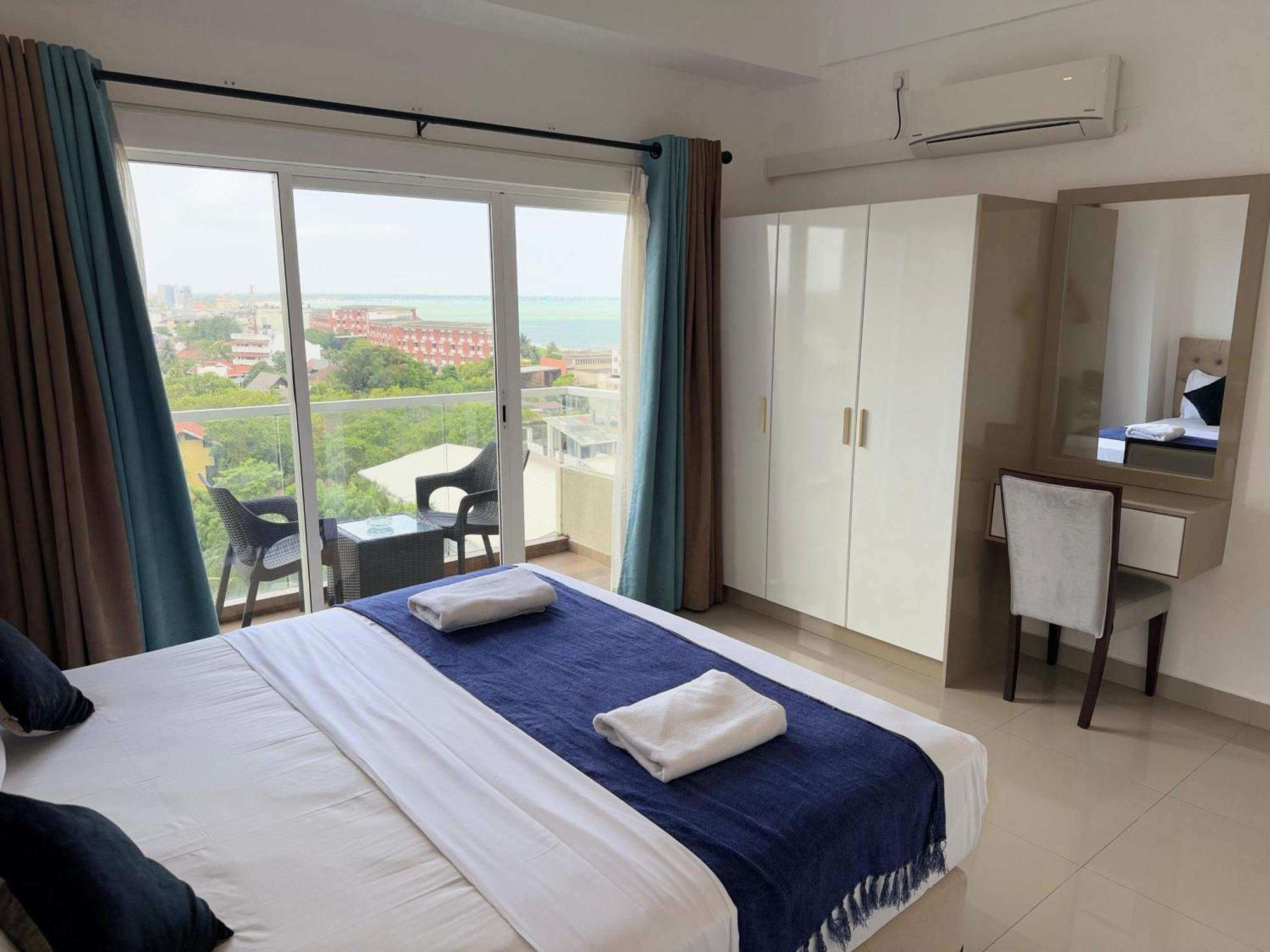 Ocean Breeze Negombo- Tidesend Luxury Beach Apartments Eksteriør billede