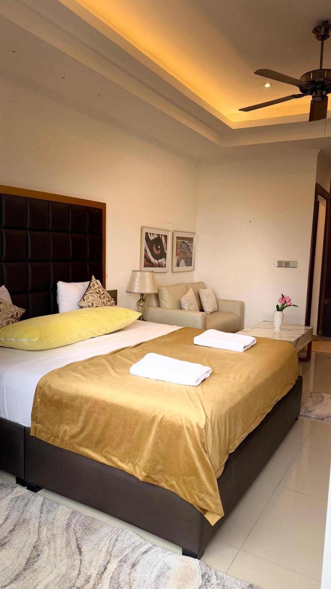 Ocean Breeze Negombo- Tidesend Luxury Beach Apartments Eksteriør billede