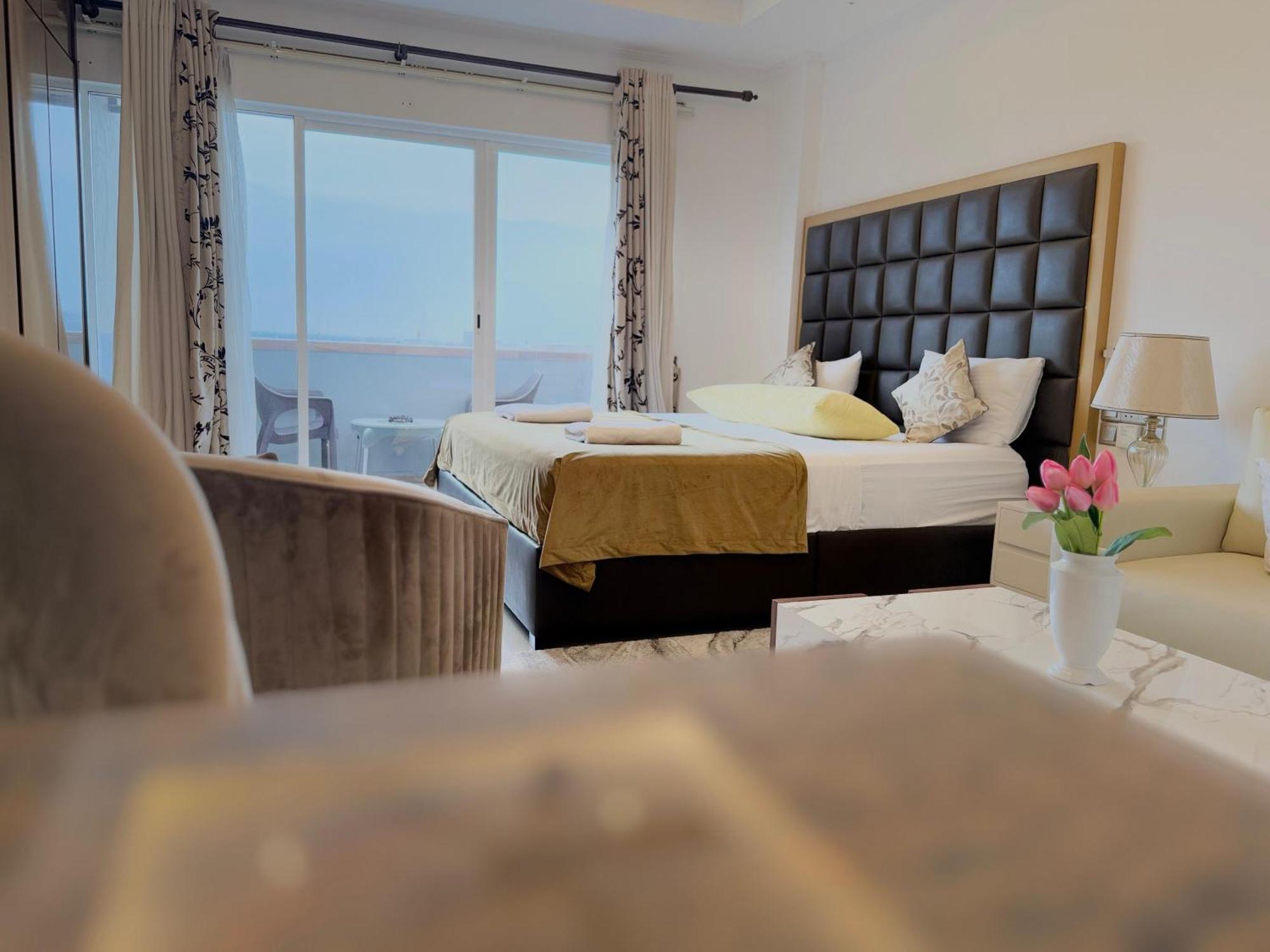 Ocean Breeze Negombo- Tidesend Luxury Beach Apartments Eksteriør billede