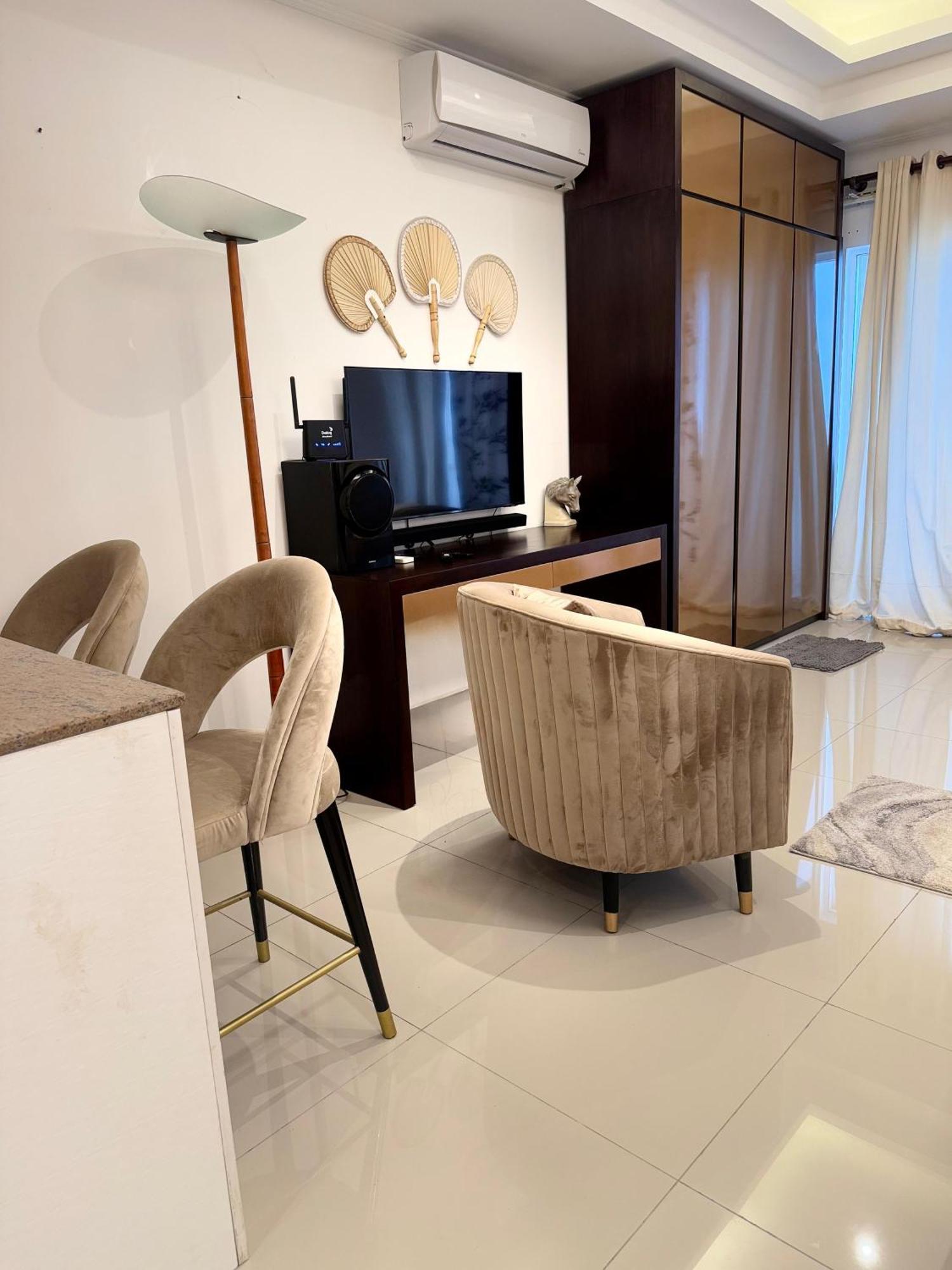 Ocean Breeze Negombo- Tidesend Luxury Beach Apartments Eksteriør billede