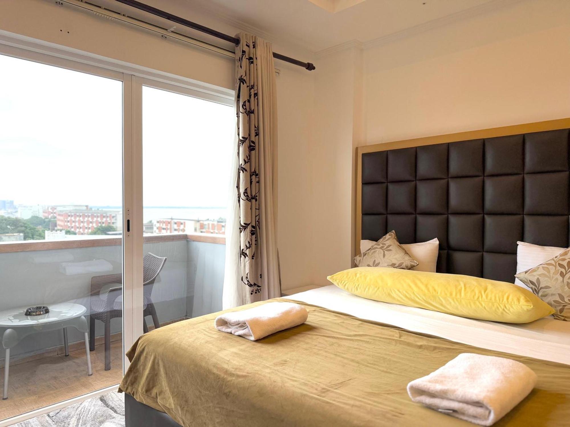 Ocean Breeze Negombo- Tidesend Luxury Beach Apartments Eksteriør billede
