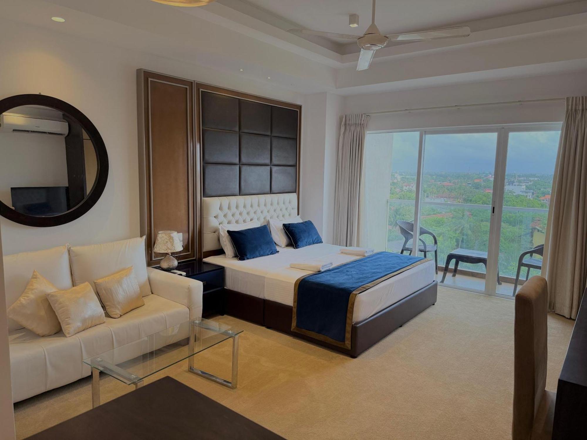 Ocean Breeze Negombo- Tidesend Luxury Beach Apartments Eksteriør billede